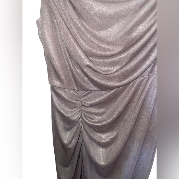 Adrianna Papell Cold-Shoulder Metallic Gown Size 4 Blush Pink Color - Picture 3 of 7